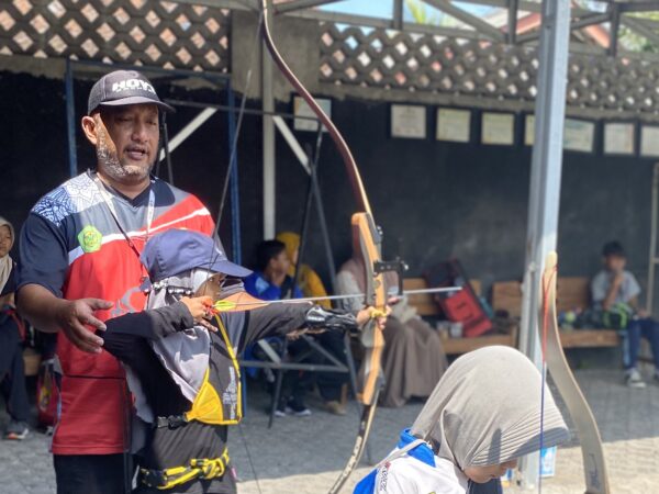 Mengapa Atlet Panahan Harus Memiliki Alat Sendiri?